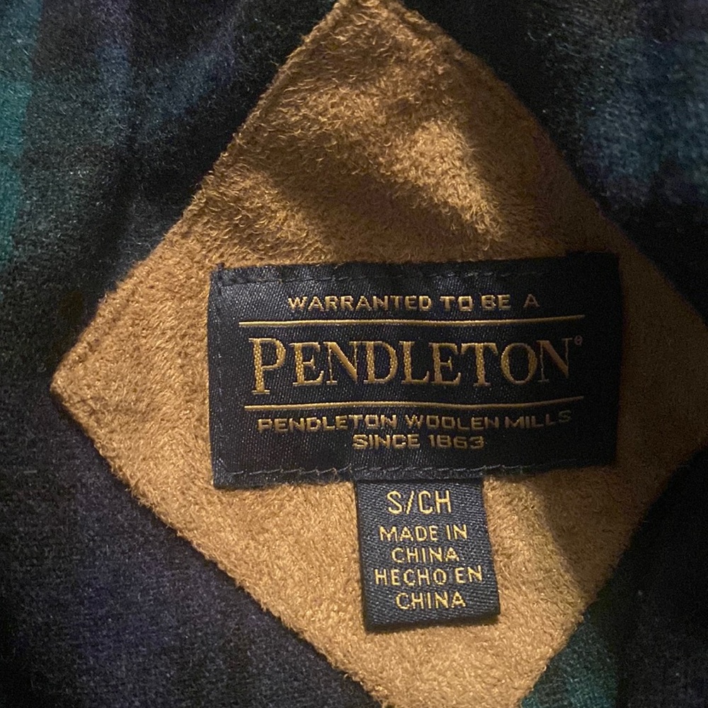 Pendleton Ladies Fuzzy Zip Jacket .Size Small (30) - image 3